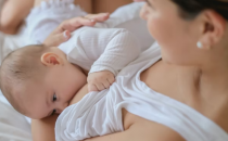 根据科学为什么你的宝宝会在你身上摩擦他们的脸